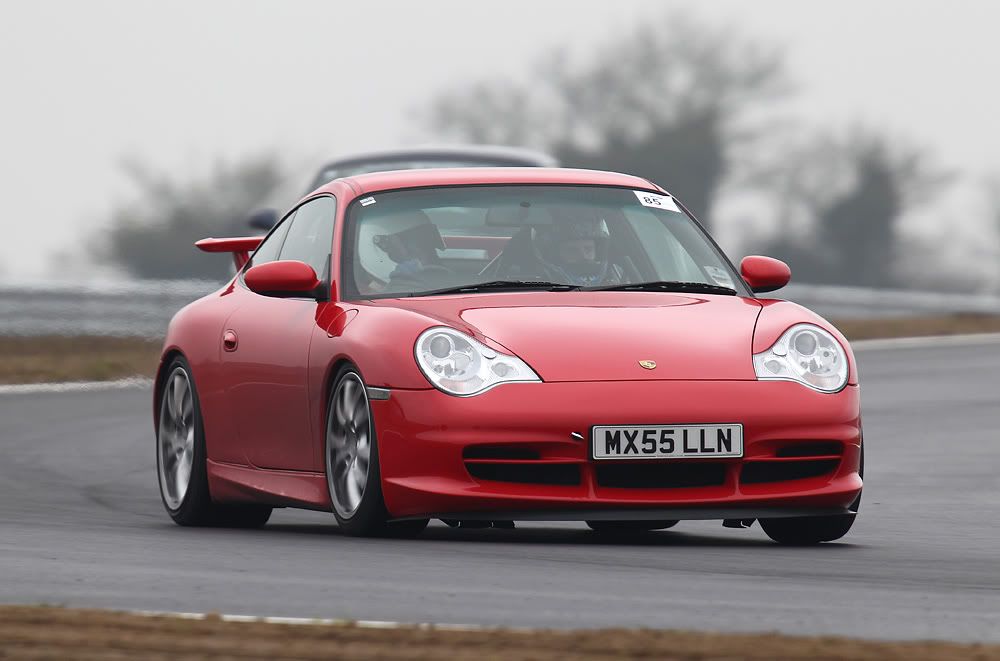 IMAGE: http://i719.photobucket.com/albums/ww191/restyles/Track%20day%20on%20Snett%20300%20circuit/FT3G0219-copy.jpg