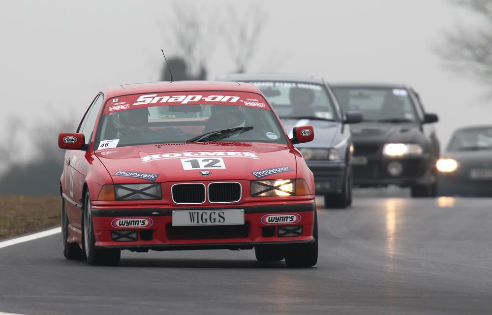 IMAGE: http://i719.photobucket.com/albums/ww191/restyles/Track%20day%20on%20Snett%20300%20circuit/FT3G0240-copy.jpg