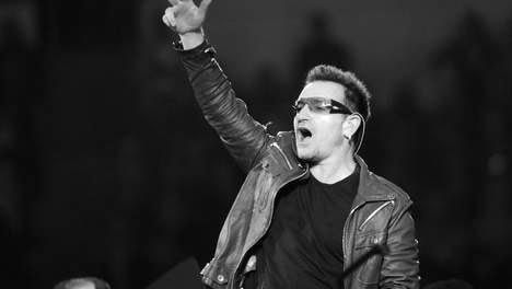 http://i719.photobucket.com/albums/ww193/dayaken/Bono-2.jpg