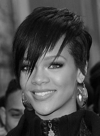 http://i719.photobucket.com/albums/ww193/dayaken/Rihanna-11.jpg?t=1281781997