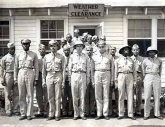 Archie Williams (2nd right) at Tuskegee, 1944
